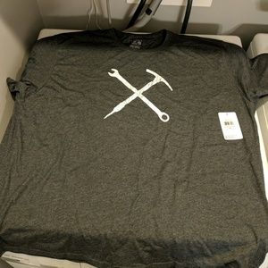 Mountain Hardwear Tees